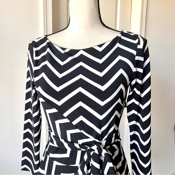 ANN TAYLOR Chevron Print Jersey Knit Side Tie Dress—SZ. XS - Picture 6 of 15